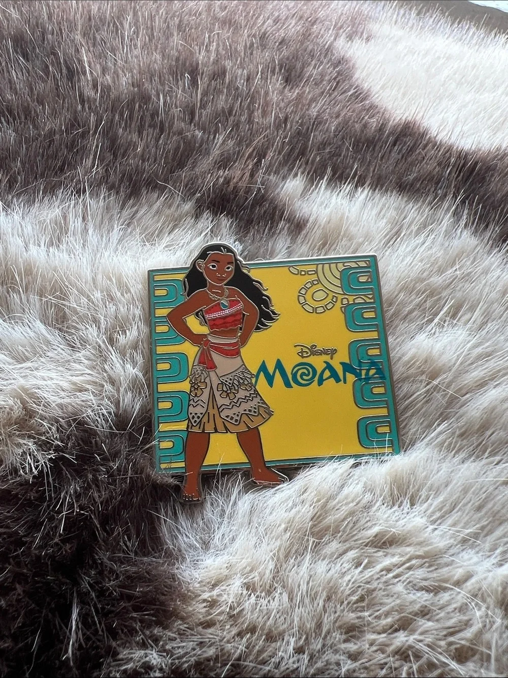 Disney Moana & Maui Pin Set